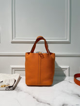 HERMES PICOTIN LOCK 22, Orange/Gold